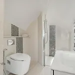 Exclusive 1 Bedroom Flat Near Victoria Station!