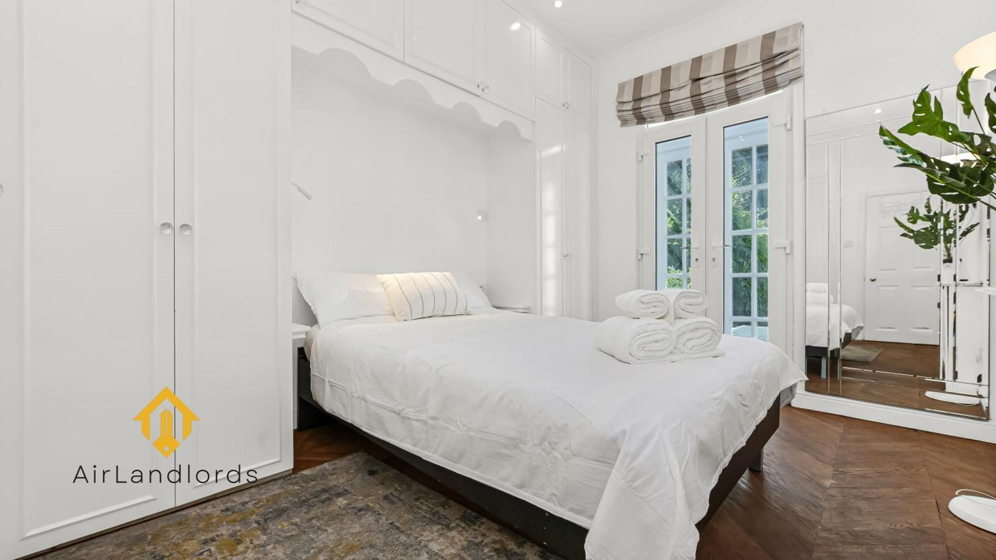 Exclusive 1 Bedroom Flat Near Victoria Station! Apartment *