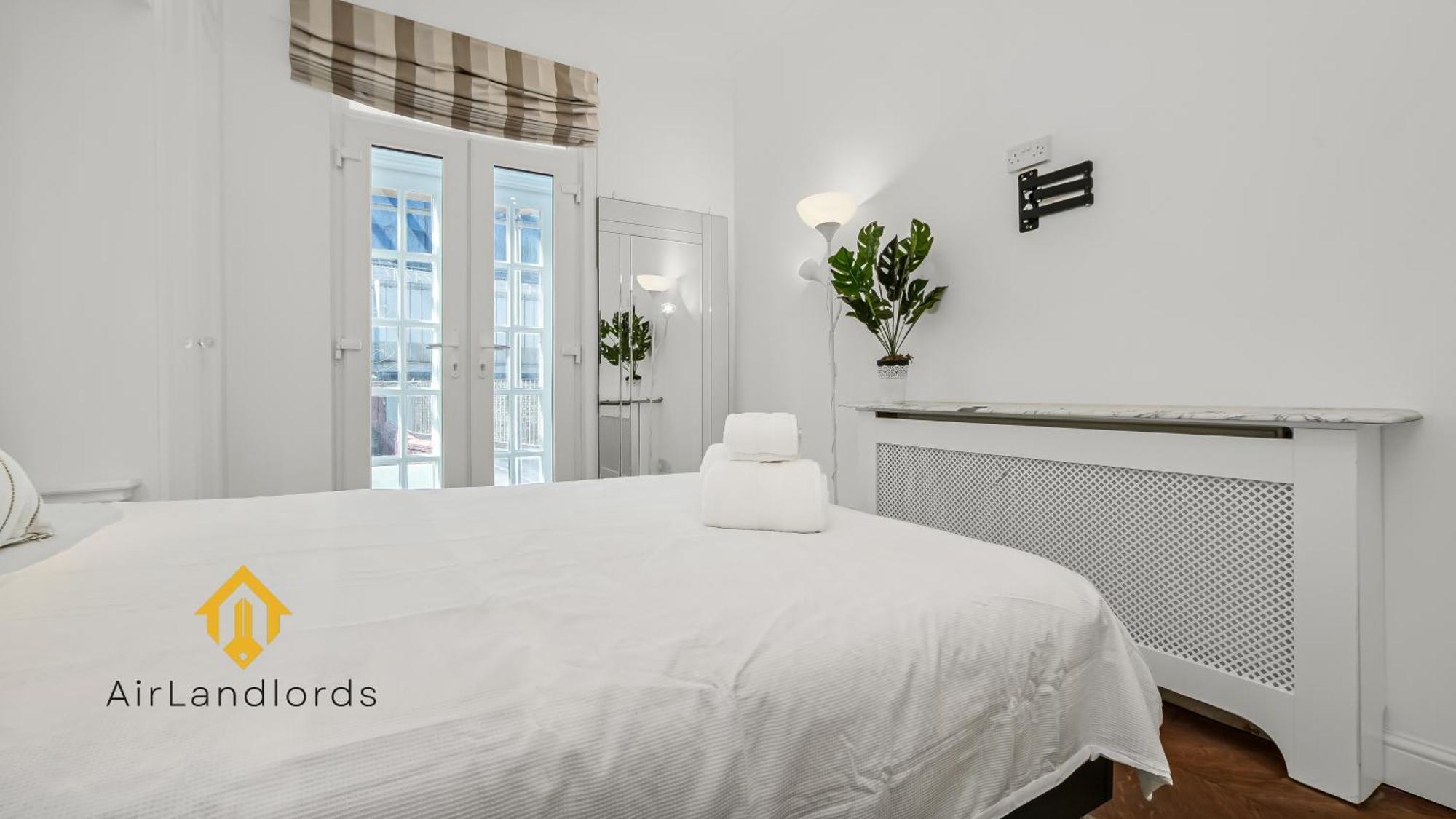 Apartment Exclusive 1 Bedroom Flat Near Victoria Station! *