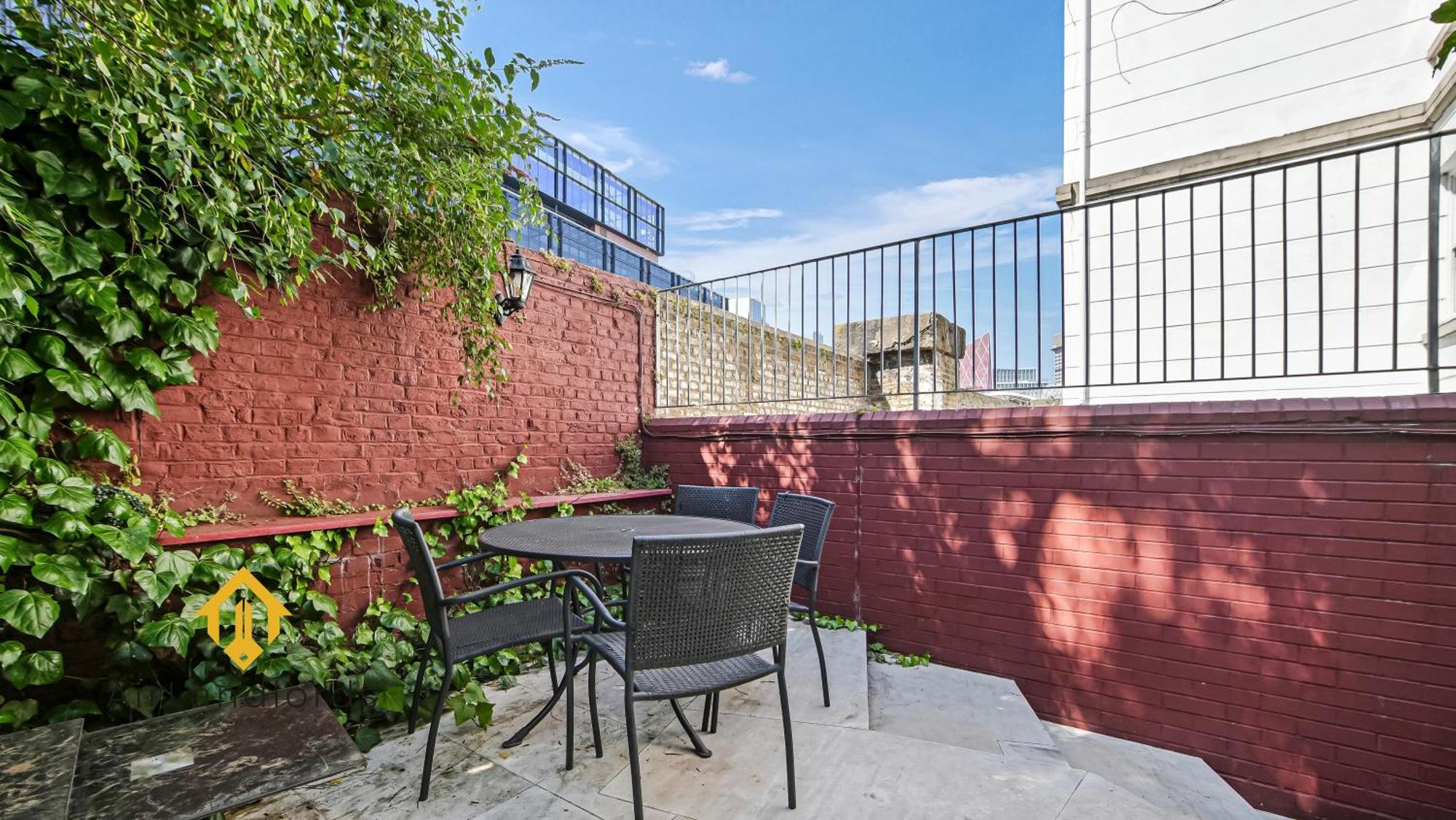 Exclusive 1 Bedroom Flat Near Victoria Station! Apartment London